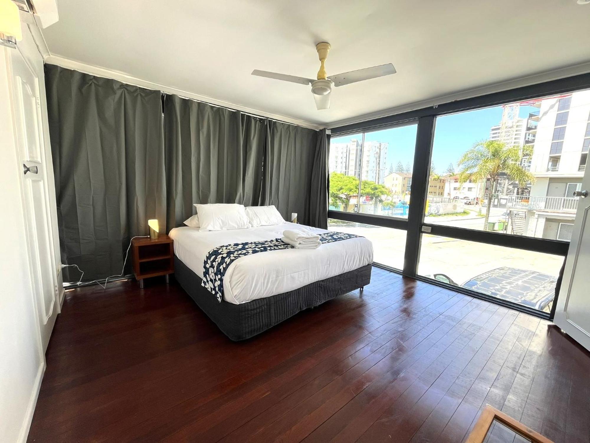 גולד קוסט Tropicana Motel מראה חיצוני תמונה